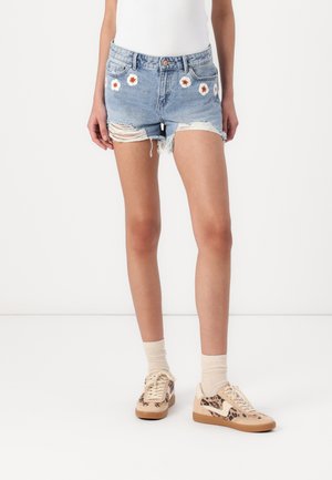 ONLPACY  - Jeansshorts - light blue denim