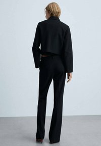 Mango Hlače - black
