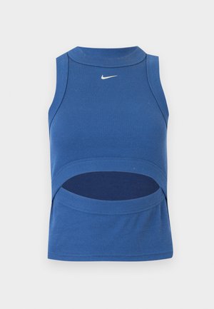 Sinine varrukateta Nike lühike top kõrge kaelusega ja kõhu lõikega, soonikkoega, valge Swooshi logoga ees keskel.