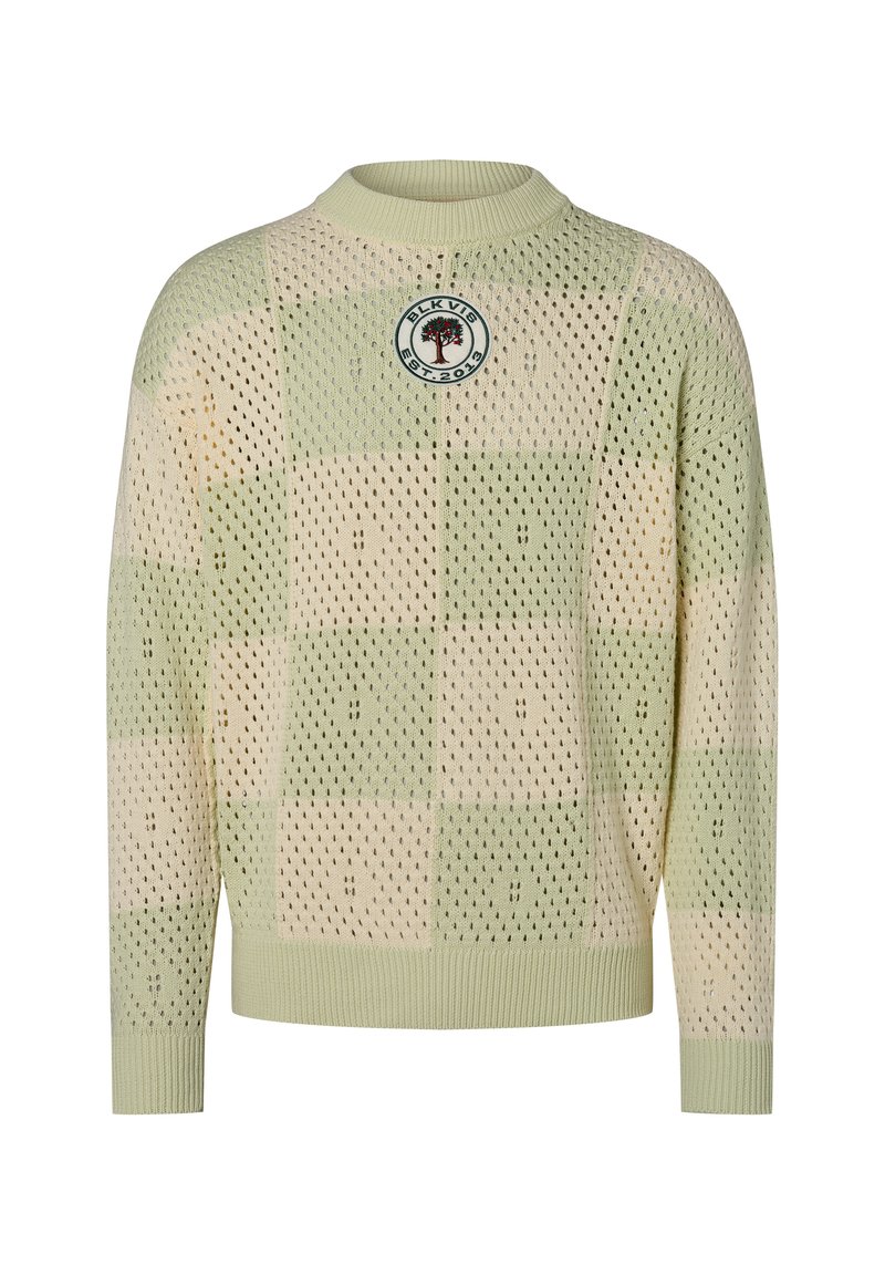 Pull en tricot vert clair avec un motif à carreaux, doté d'un col rond et d'une patch logo. Le matériau présente une texture perforée.