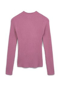 Rippstrick Langarmpullover in hellrosa. Mit hohem Kragen und figurbetonter Silhouette, die eine glatte Textur aufweist.