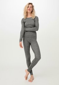 Szary, długi rękaw, dopasowana bluzka i legginsy wykonane z miękkiego, prążkowanego materiału. Posiada okrągły dekolt i gładkie szwy, zapewniając snug i komfortowe dopasowanie.