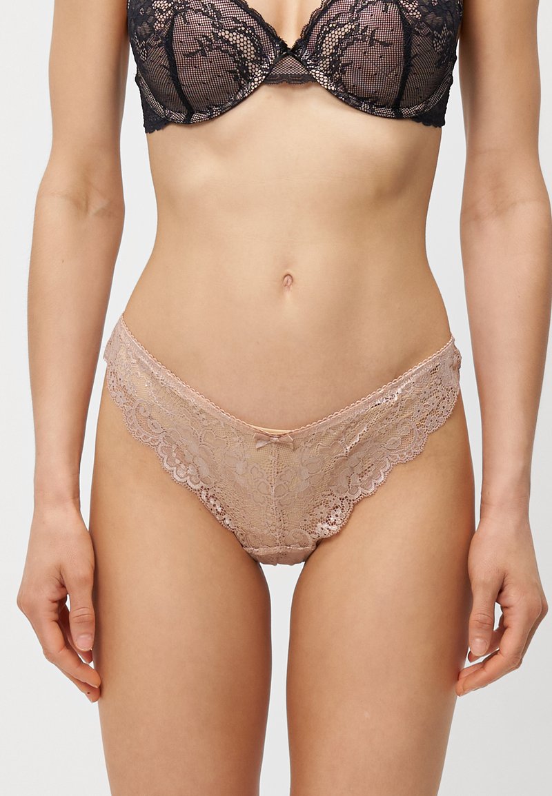 Lascana String zandkleur