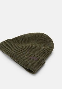 Barbour CARLTON FLECK BEANIE SCARF SET - Kootud müts - olive