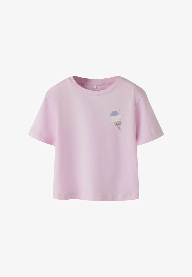 Φωτεινό ροζ κοντομάνικο μπλουζάκι με μικρό γραφικό δύο μπάλες παγωτού σε χωνάκι στο αριστερό στήθος.