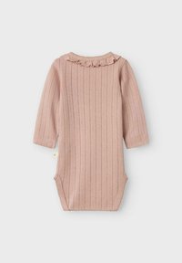 Långärmad ribbad bodysuit i mjuk rosa, med en volangkrage och tryckknappar i botten; tillverkad av stretchigt trikottyg.