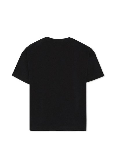 Zwarte katoenen t-shirt met korte mouwen. Ronde hals, ontspannen pasvorm, eenvoudige uitvoering zonder logo's of patronen. Glad, zacht textuur.