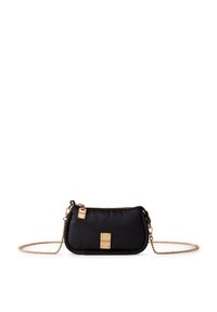 Sac en cuir texturé noir à bandoulière avec quincaillerie dorée, strap en chaîne, fermeture éclair et une plaque métallique de marque sur le devant.