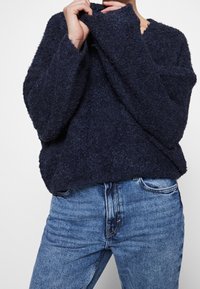 Vero Moda Strickpullover - mottled dark blue