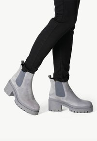 Tamaris Botines con plataforma - grey