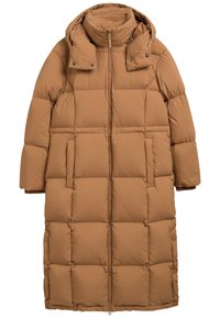 Brun pufferjacka till knäna, med huva, dragkedja fram, rektangulärt quiltat mönster och sidfickor. Mjuk, slät materialstruktur.