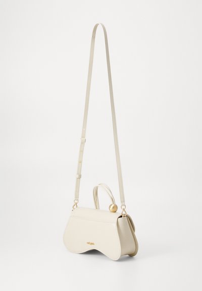Cult Gaia KAZIA CROSSBODY - Kabelka - off white