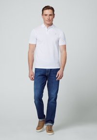 SLIM FIT LOGO - Polo shirt - optic white