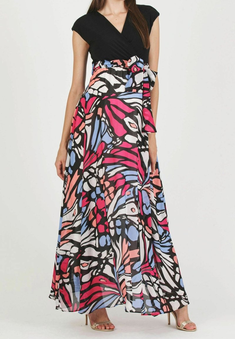 Maxiklänning med en svart, kortärmad topp och ett flerfärgat blommönster i rosa, blått och svart; har en knytning i midjan.