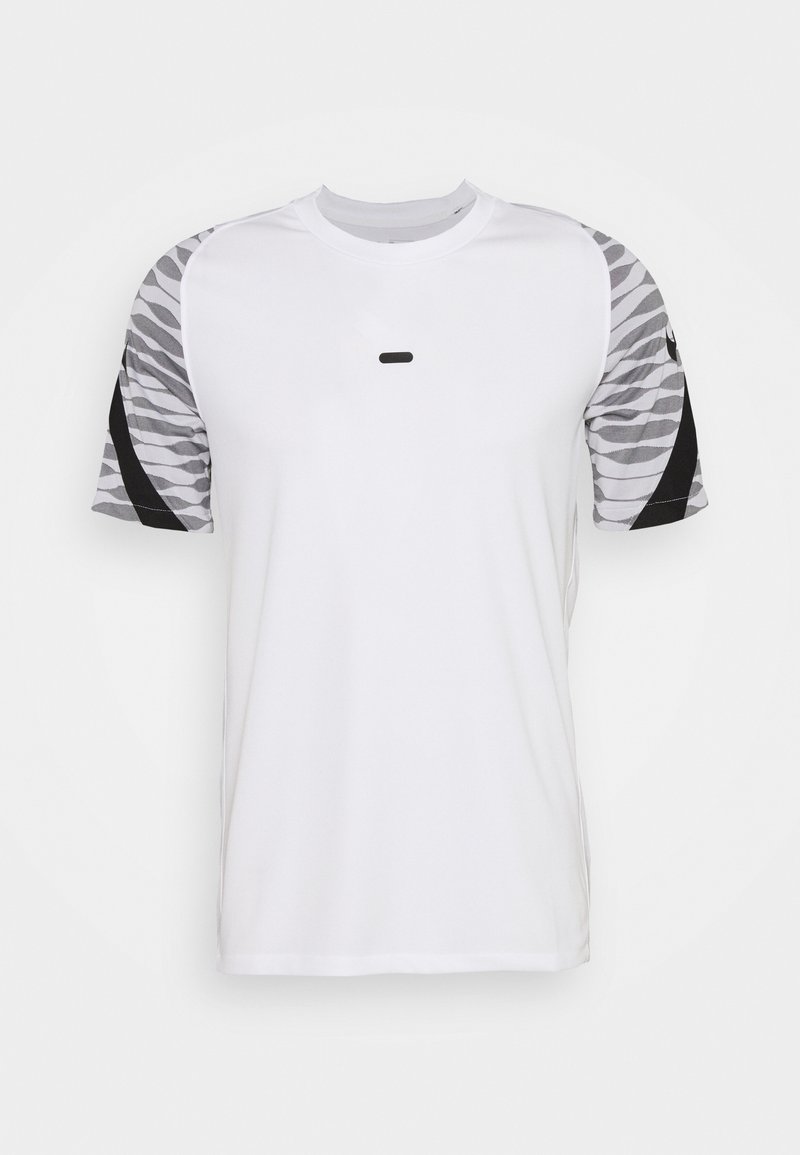 Camiseta blanca de manga corta con mangas a rayas en gris y negro, que presenta un logo minimalista en negro en el pecho y un cuello redondo.