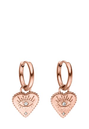Roségoldene Creolen mit herzförmigen Anhängern, die mit einem Augendesign graviert sind, und zwei kleinen klaren Edelsteinen auf jedem Anhänger.