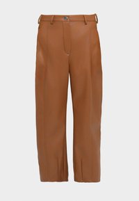 Pantaloni in finta pelle marrone con taglio dritto, dettagli della cucitura anteriore, due passanti per cintura e chiusura con un singolo bottone in vita.