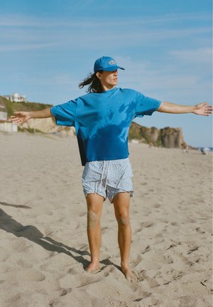 PULL&BEAR, GINGHAM CHECK - SWIMMING TRUNKS - Fürdőnadrágok - blue