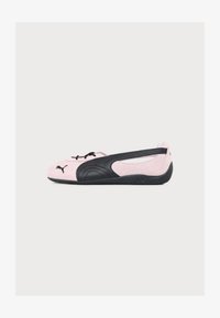 Sélectionné, powder pink/puma black