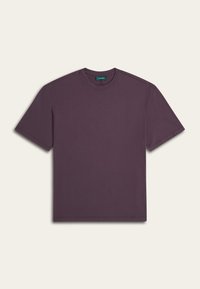 Paarse T-shirt met korte mouwen en een ronde hals. Gemaakt van zachte stof, het heeft een ontspannen pasvorm en minimale stikseldetails.