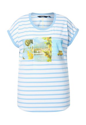 Pruhované tričko ve světle modré a bílé barvě, s třemi fotografickými potisky na přední straně. Krátké rukávy a kulatý výstřih. Bavlněný materiál.