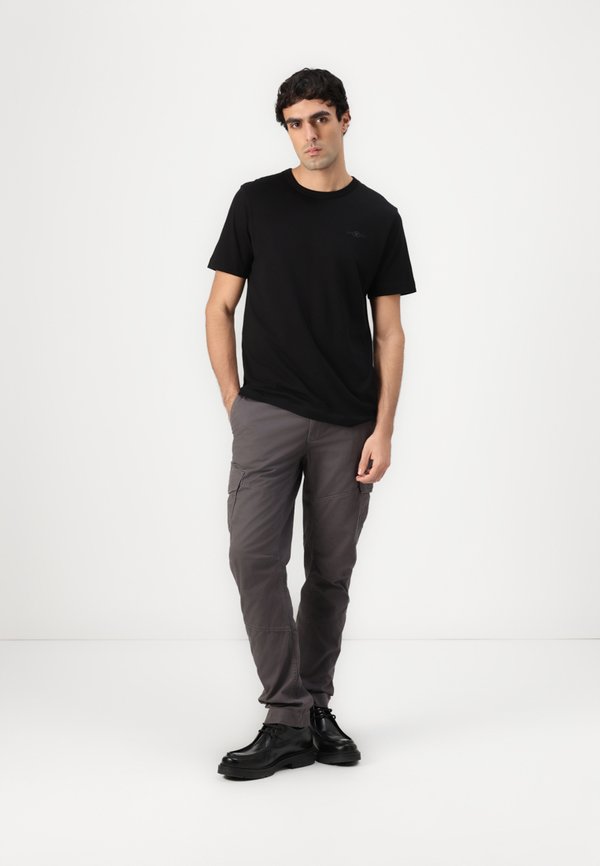 REGULAR TAPERED - Cargo trousers2