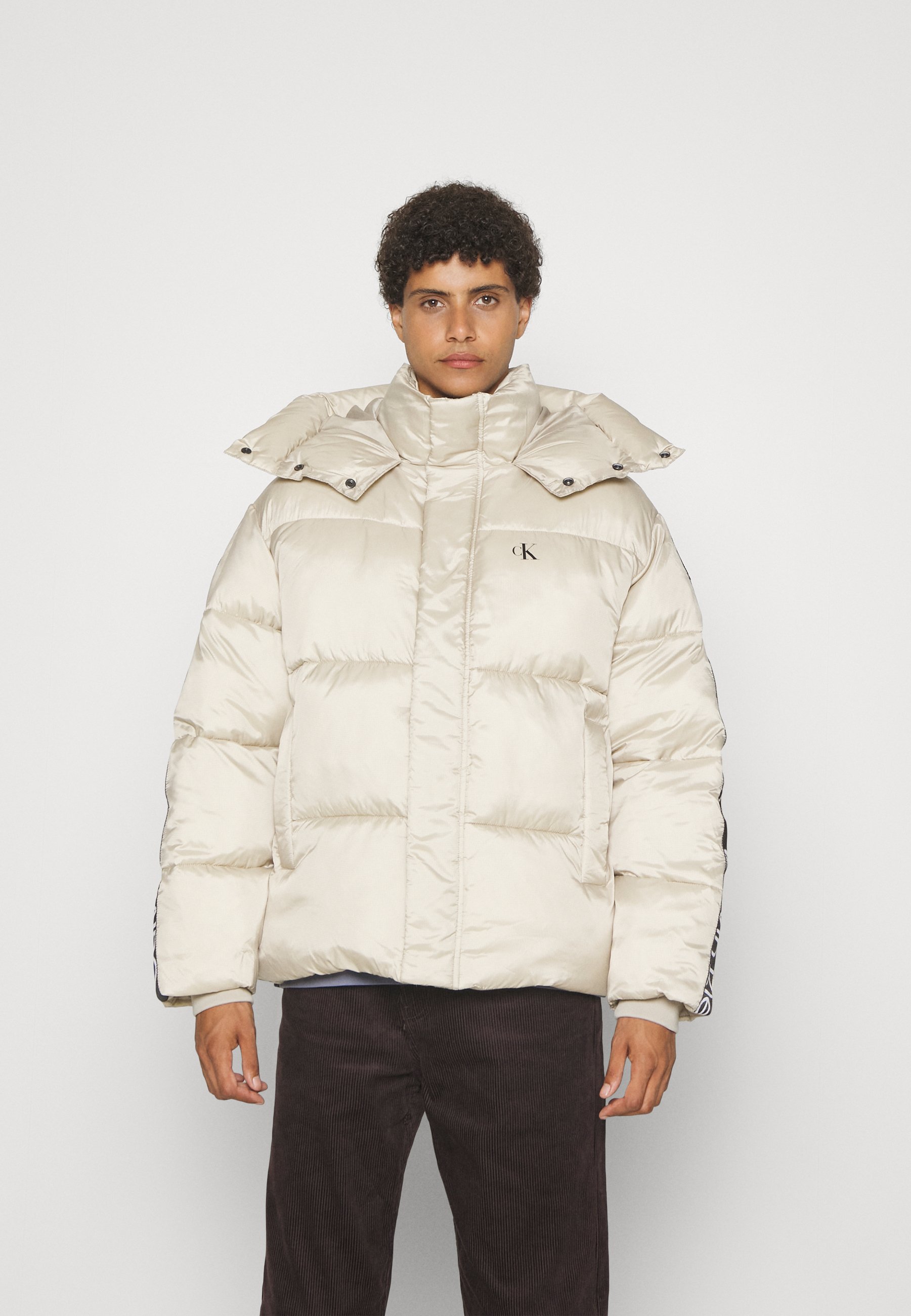 Calvin Klein Jeans LOGO TAPE PUFFER - Short coat - plaza taupe 
