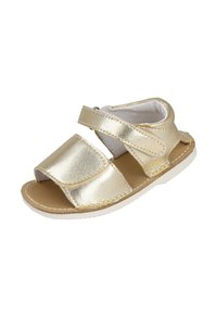 Sandalia dorada para niño pequeño con dos correas de velcro ajustables y un suave forro interior blanco.