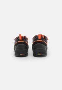 Salewa MS WILDFIRE EDGE GORE TEX - Obuća za pješačenje - onyx/black