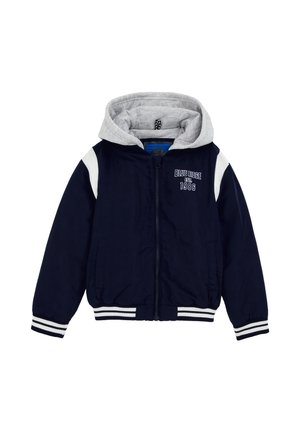 Marineblaue Jacke mit Reißverschluss, weißen Streifen an Ärmeln und Bündchen, grauer angenähter Kapuze und Schriftzug „Blue Ridge est. 1986“ auf der Brust.