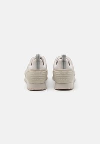 EA7 Emporio Armani LACES UNISEX - Joggesko - full silver cloud/silve