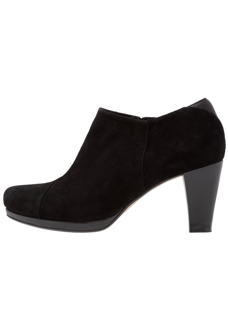 Clarks Kotníková obuv - black
