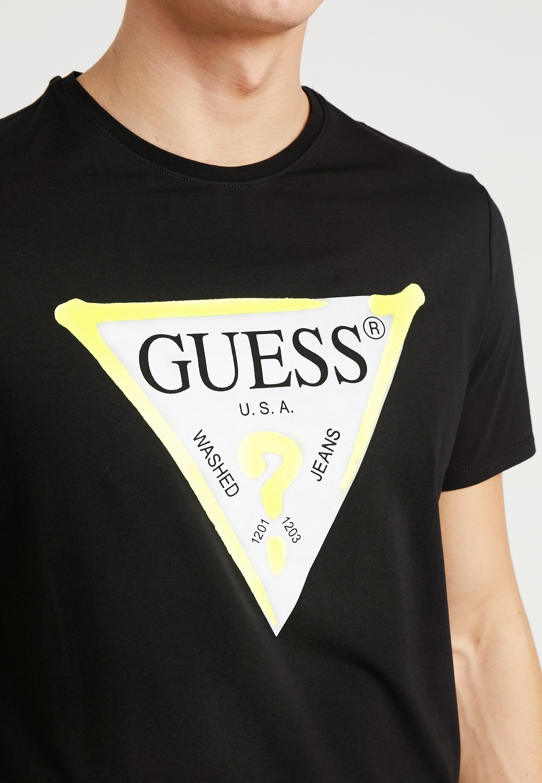Guess CN SS SPRAYER TEE Camiseta estampada jet black Hombre Camisetas Guess Camiseta interior jet black,guess