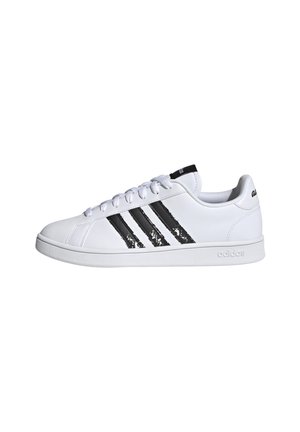 LIFESTYLE -  GRAND COURT BASE BEYOND - Zapatillas de entrenamiento - weiss
