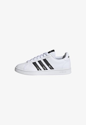 adidas Performance LIFESTYLE - GRAND COURT BASE BEYOND - Zapatillas de entrenamiento - weiss