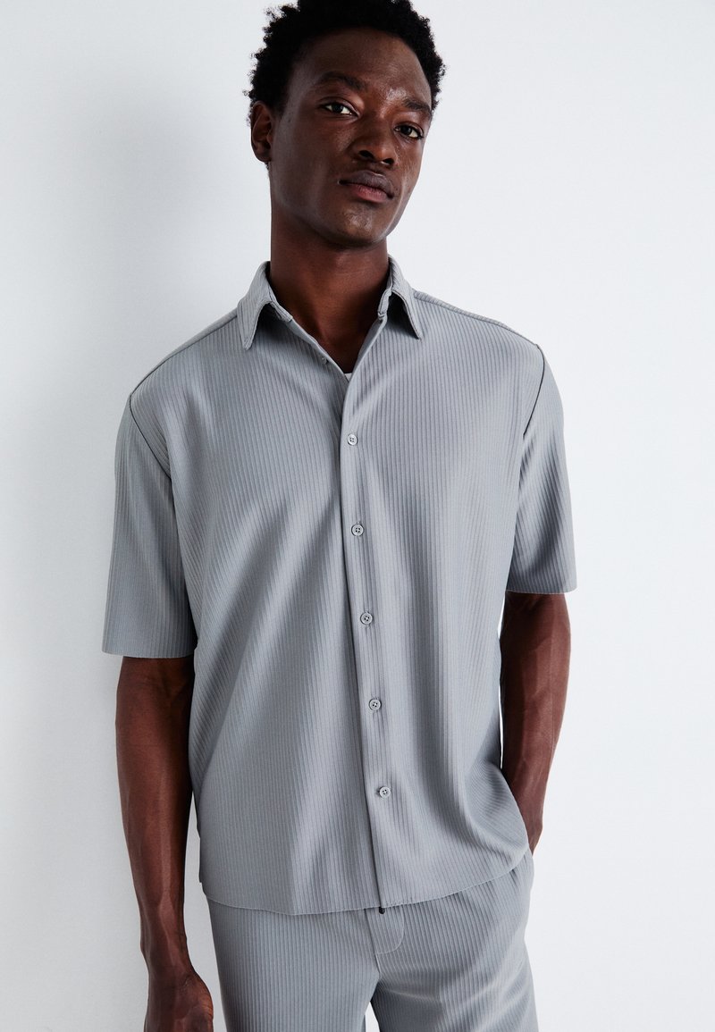 Only & Sons ONSBOYY PLISSEE LIFE RECY - Skjorta - limestone