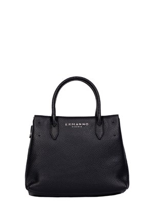 Borsa a mano in pelle nera con texture, dotata di due manici e logo argento "ERMANNO FIRENZE" sul davanti.