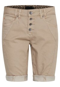 Pantalones cortos de mezclilla beige con cierre de cinco botones, dobladillo enrollado y dos bolsillos delanteros. Interior con forro de estampado animal.