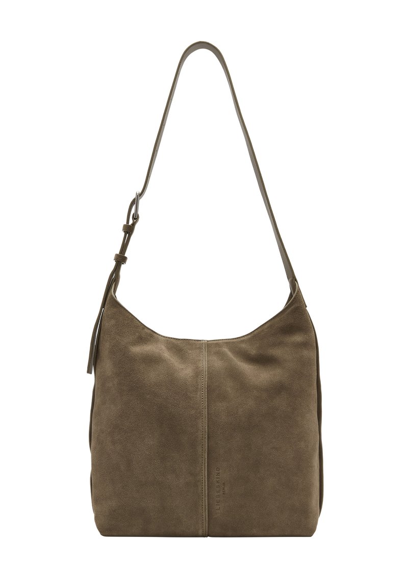 Miękka brązowa torba skórzana z pojedynczym regulowanym paskiem, zaokrąglony kształt i subtelny detal logo z przodu.