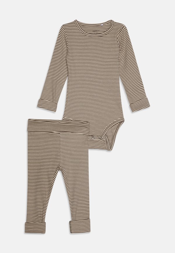 NBNBERRO UNISEX SET - Trousers - bungee cord