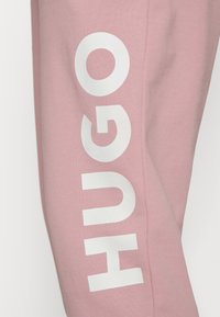 HUGO Jogginghose - light pink