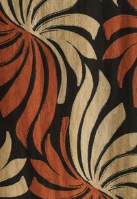 Niewybrane, golden leaf