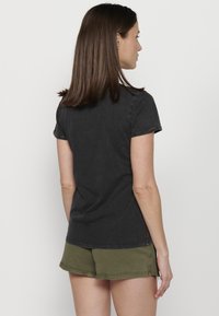 Koroshi SHORT SLEEVE - Apdrukāts T-krekls - black