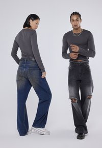 YOURTURN 2 PACK UNISEX - T-shirt à manches longues - dark grey/black