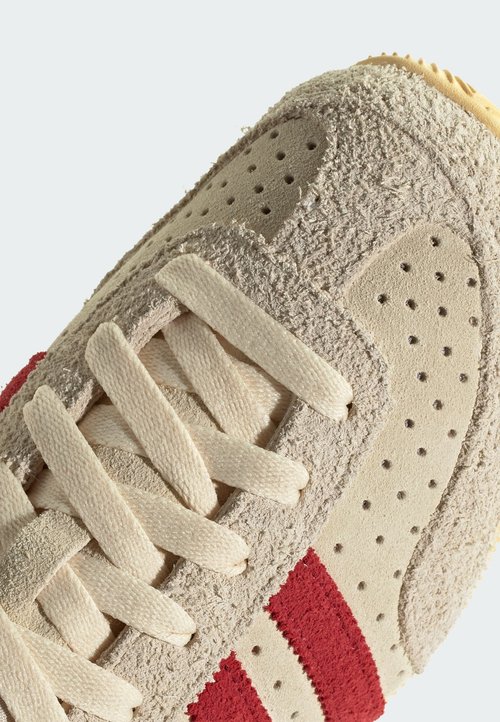 adidas JAPAN W - Zapatillas - warm vanilla team victory red gold met — photo 6