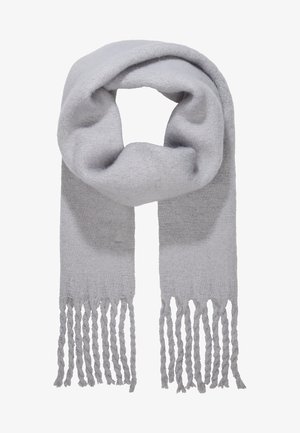 Écharpe douce en laine gris clair avec extrémités à franges, pliée en boucle lâche.
