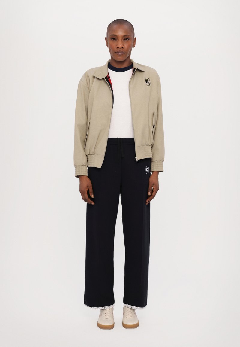 Heren Klassieke Harrington jas in stone wash | NL