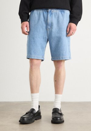 PULL ON RELAXED - Jeans Shorts - denim light