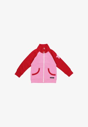 Czerwona i różowa bluza z kapturem na zamek, z wysokim kołnierzem, dwiema przednimi kieszeniami i aplikacją gwiazdy na prawym rękawie. Miękka tkanina i kontrastujące kolory.