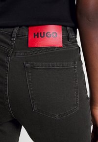 HUGO Vaqueros slim fit - black